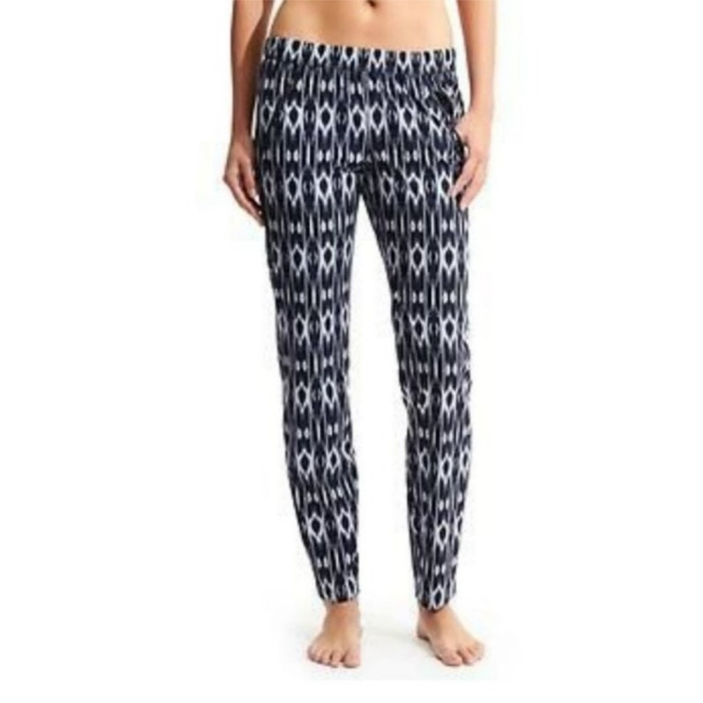 Athleta Ikat Reflection Aspire Ankle Pants stretch pockets Blue White Women’s 6